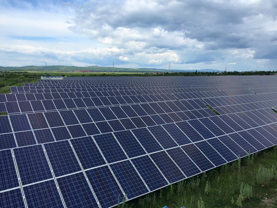 25+ Ani de Expertiză în Energie Solară Industrială