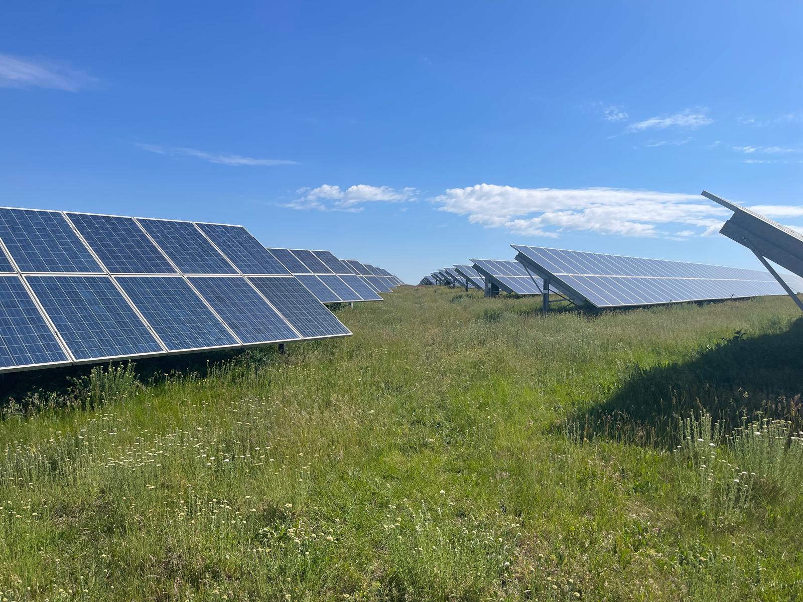 Misiunea noastră este să oferim soluții fotovoltaice eficiente, sigure și durabile, adaptate nevoilor fiecărui client.